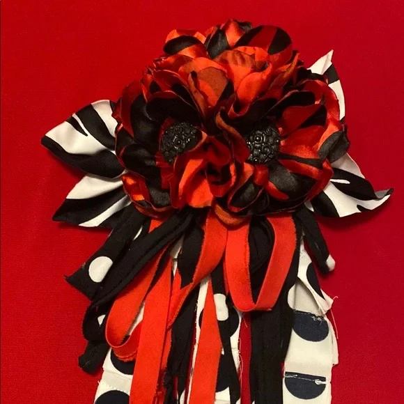 Red and Black Floral Ribbon Brooch - Picture 2 of 5